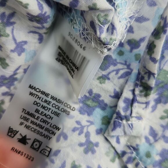 Vince Camuto -272‎ Flutter Sleeve Floral Blouse white blue Women's Small - Picture 5 of 7